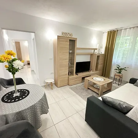 Sweet Dacia - By Open House Apartment *